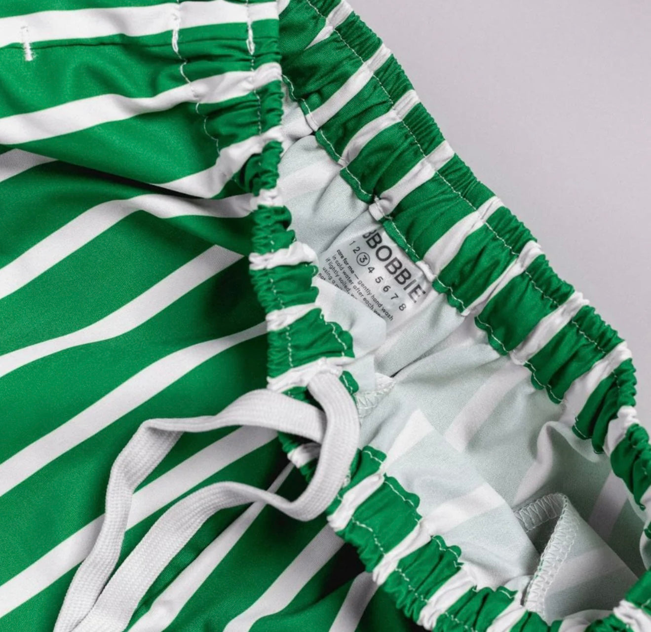 BBOBBIE - The Thom Swimshort Green Stripe (8-9Y)
