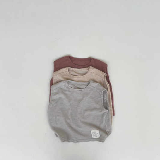 Baby Dagger Tee