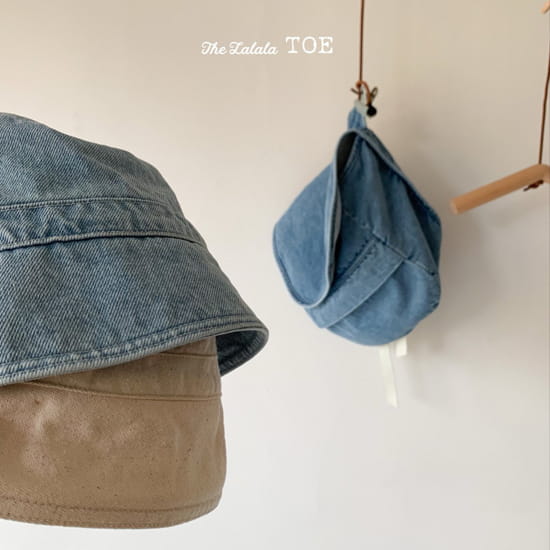 Cos Bucket Hat